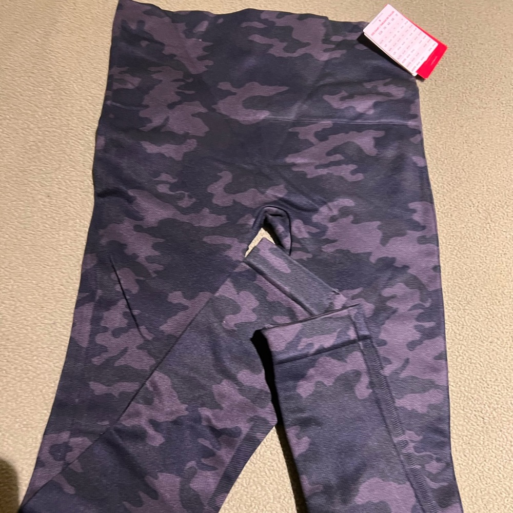 SPANX Camouflage Leggings - Black and Gray